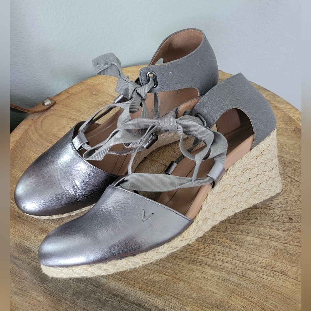 VIONIC Kaitlyn Metallic Pewter Silver Gray Espadrilles Laces Ankle Strap 8.5 M